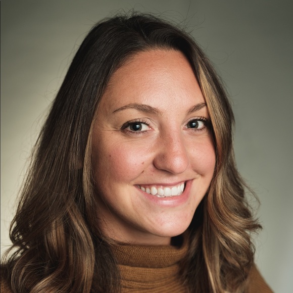 Meet your Posher, Mckenzie - Picture 1 of 1